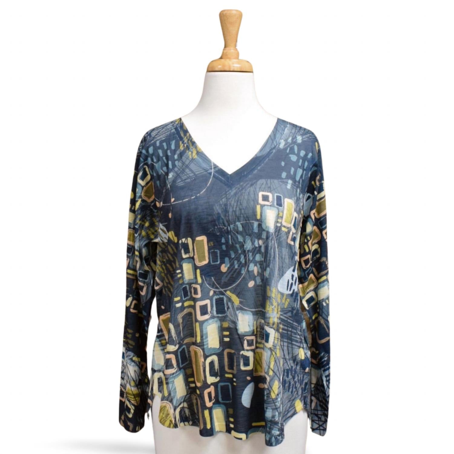 Inoah - Women's Drizzly V-neck Top