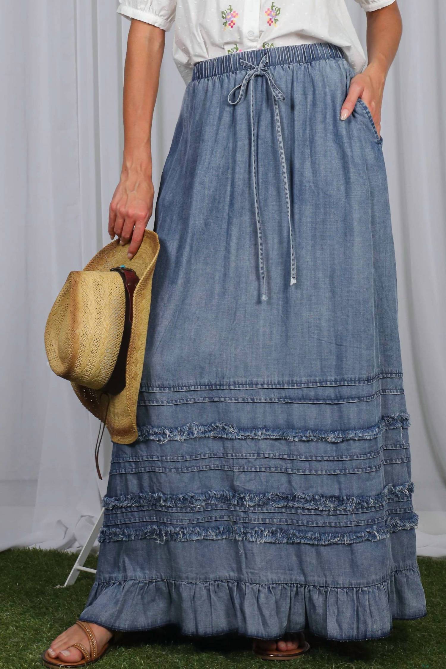 Vine & Love - Ruffle Frayed Hem Maxi Skirt