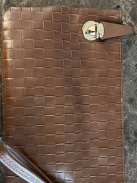 Faire - WRISTLET CLUTCH WITH STRAPS