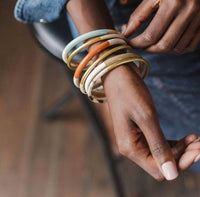 Sunshine Tienda - Women's Autumn Metallic Bangle Set