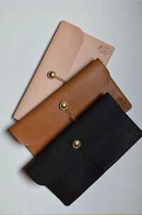 Dreamers Supply Co. Women's Envelope Clutch in noir - women's bag - detail view