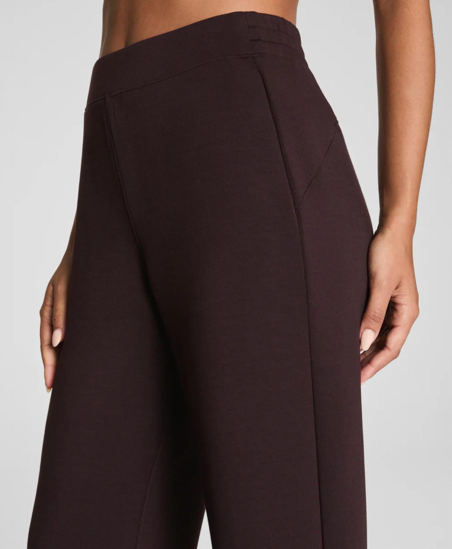 Spanx - Airessential Slim Straight Pant