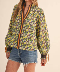 &Merci - Contrast Neckline Smocked Puff Sleeve Top