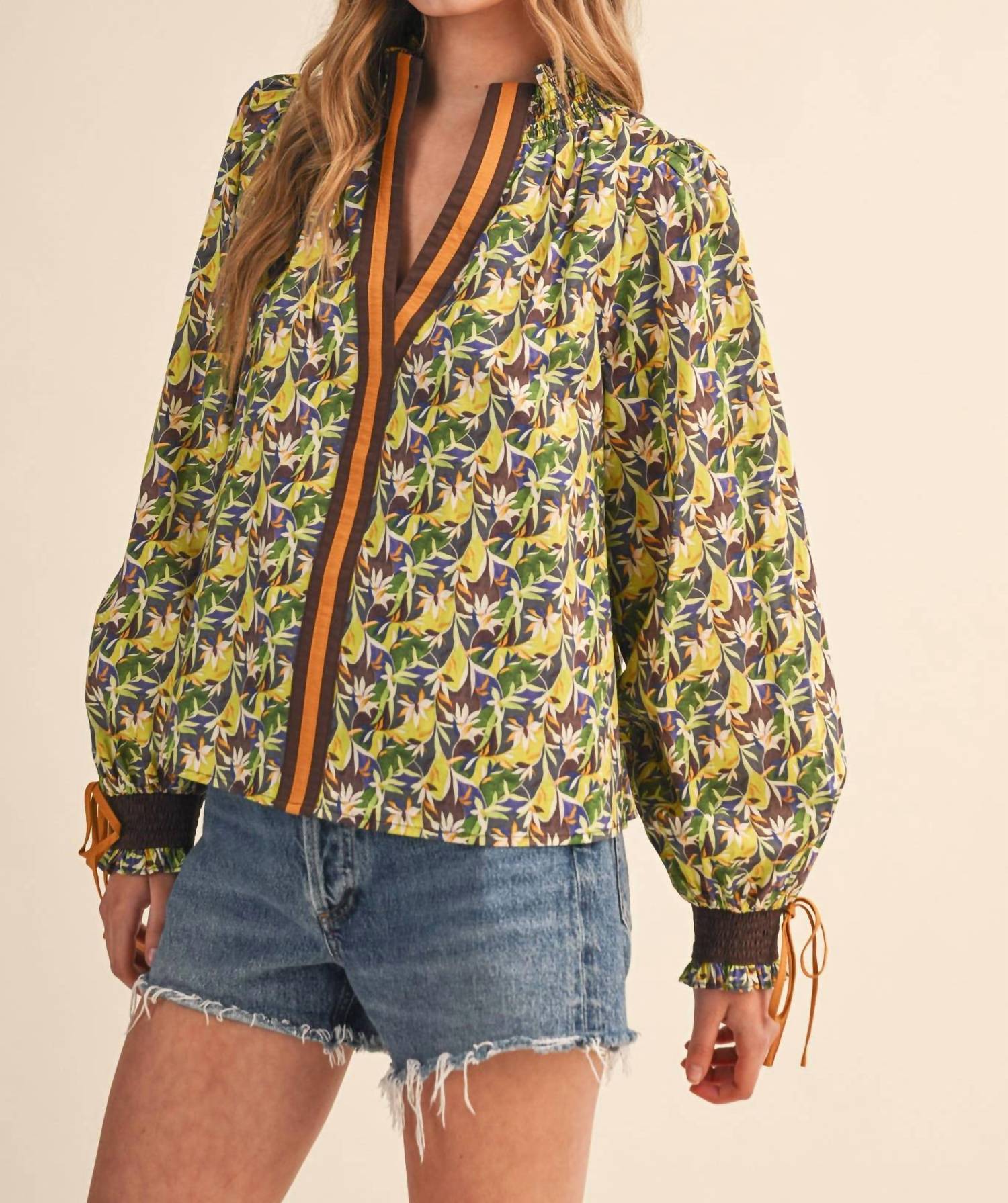 &Merci - Contrast Neckline Smocked Puff Sleeve Top