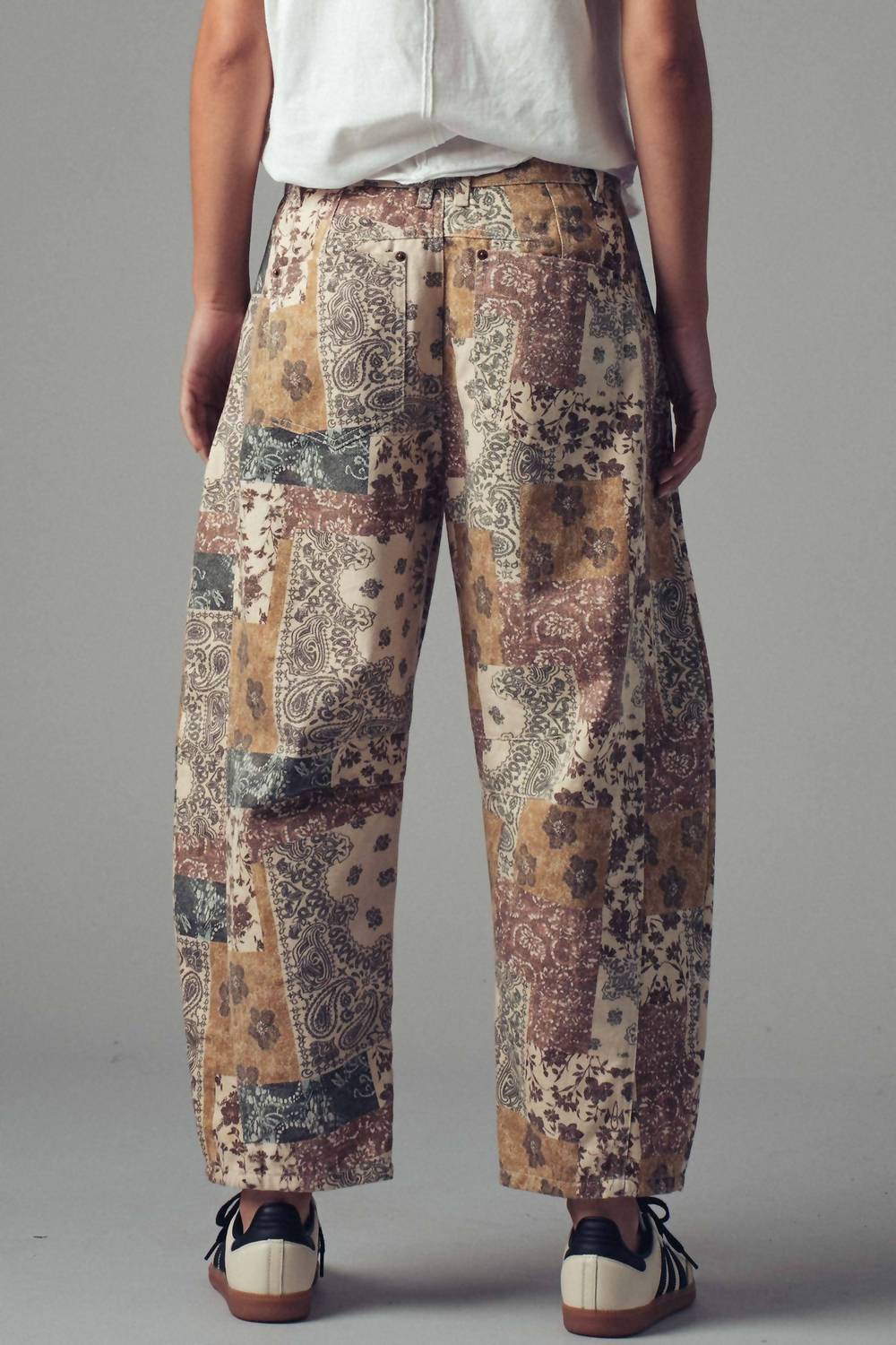 Urban Daizy - Wanderlust Patchwork Barrel Jeans