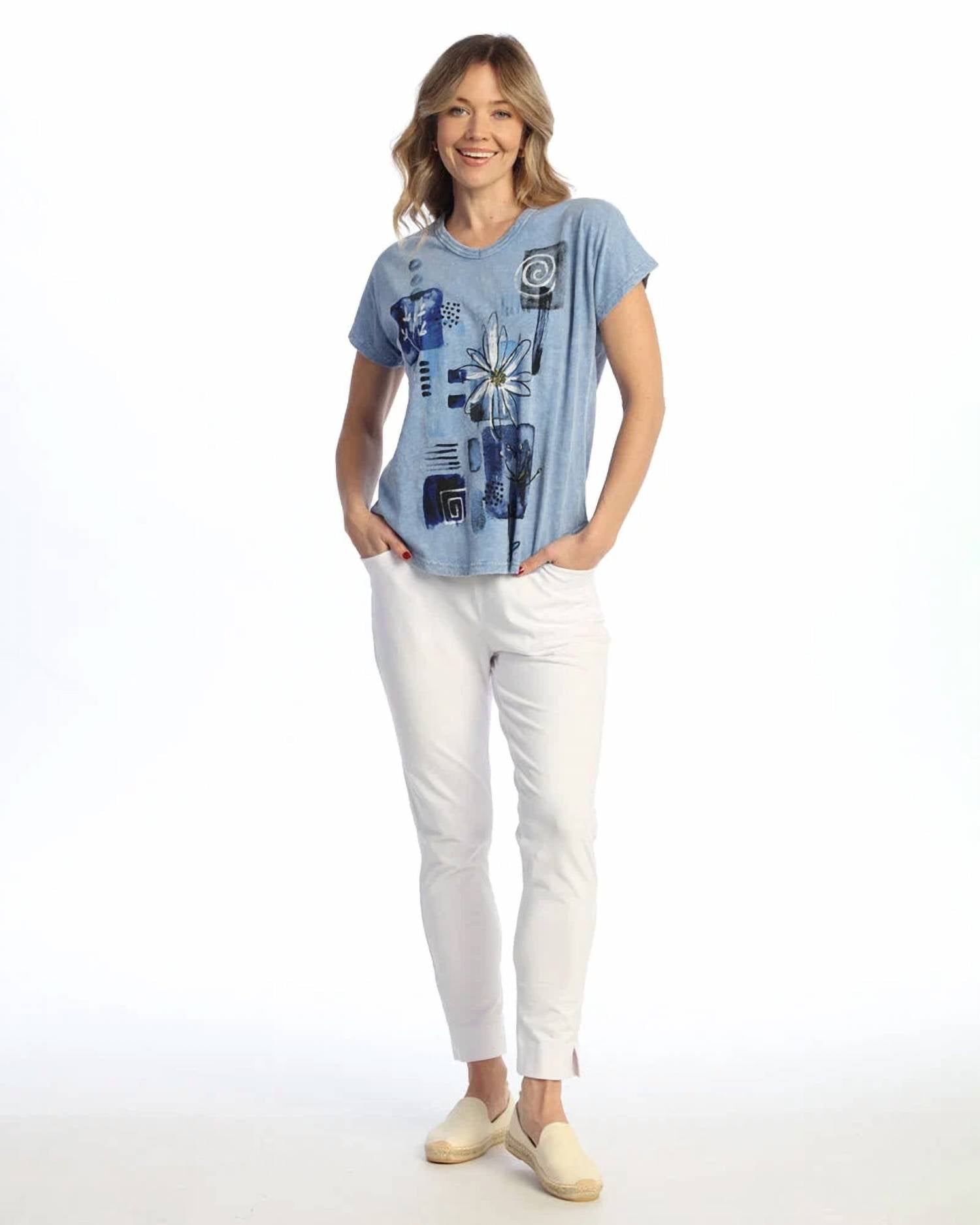 Jess & Jane - Short Sleeve V-neck Top