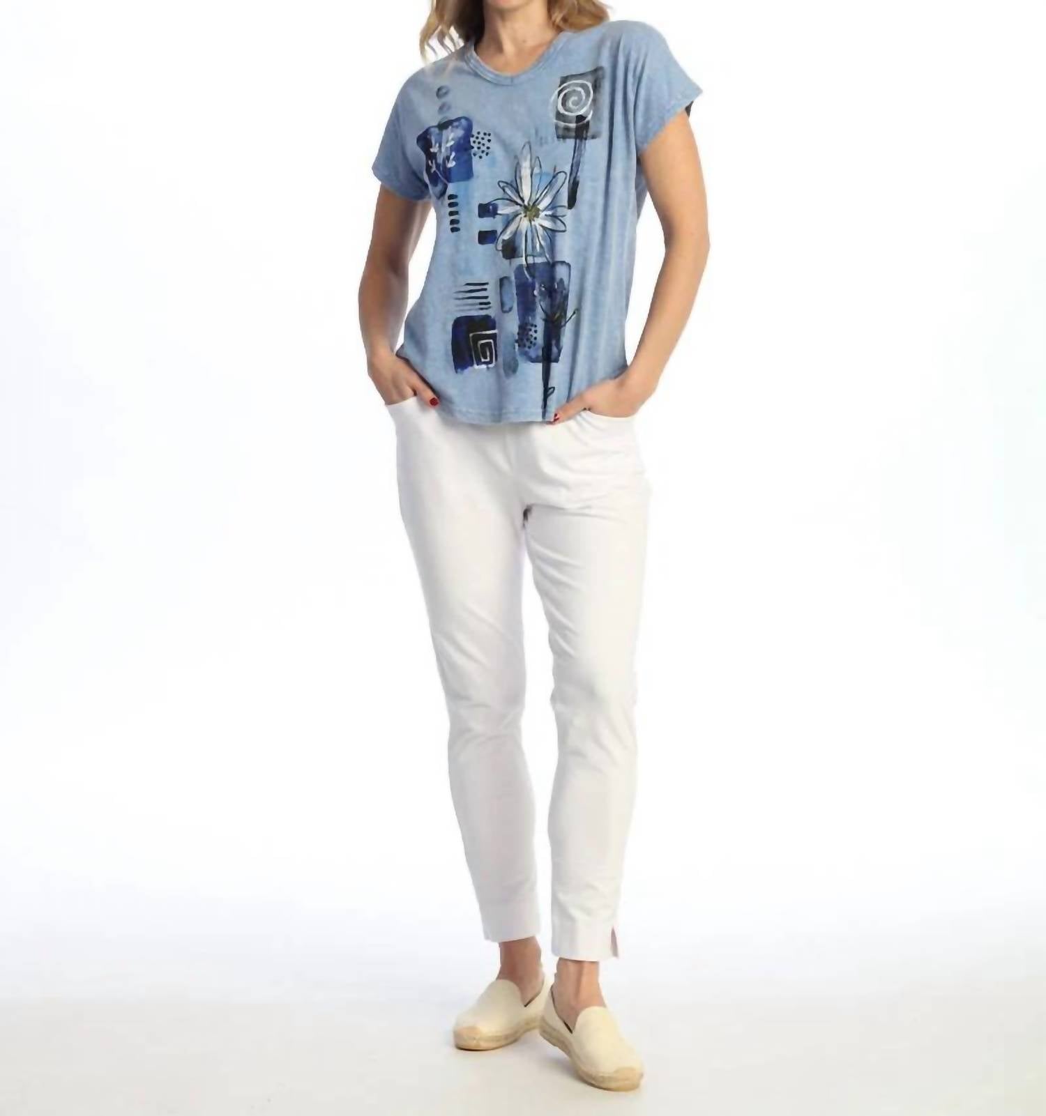 Jess & Jane - Short Sleeve V-neck Top