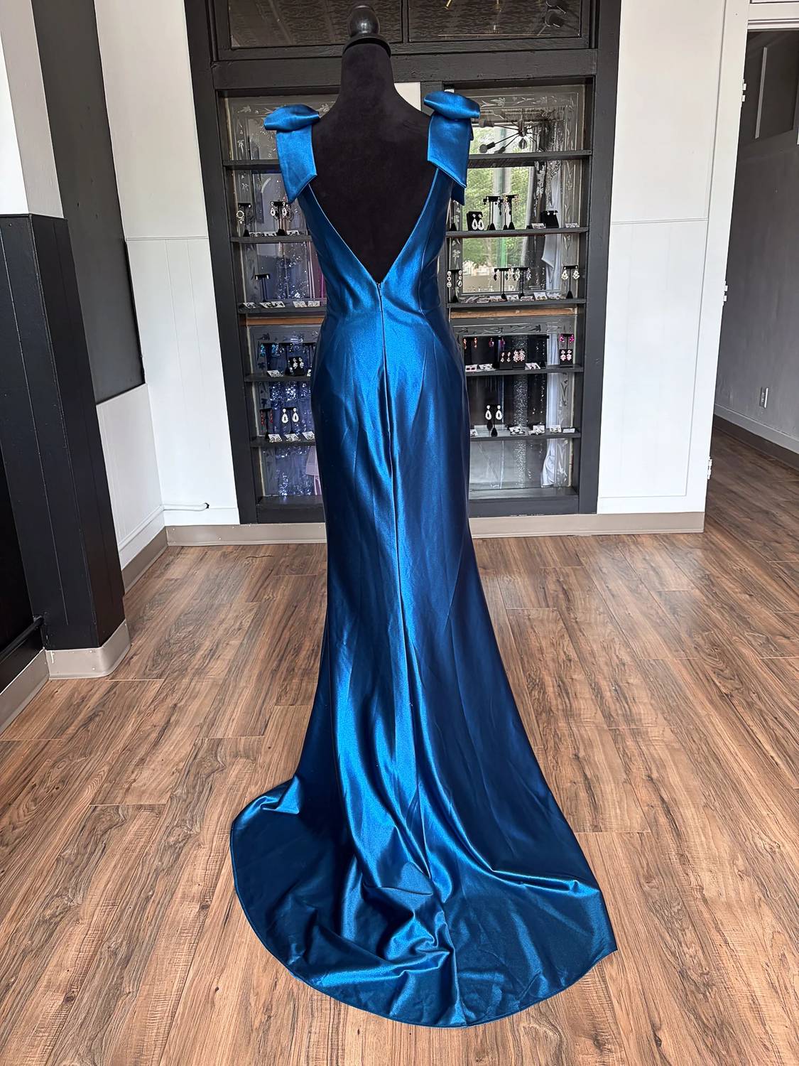 Ashleylauren - Women's Sleeveless Mermaid V-Neckline Dress