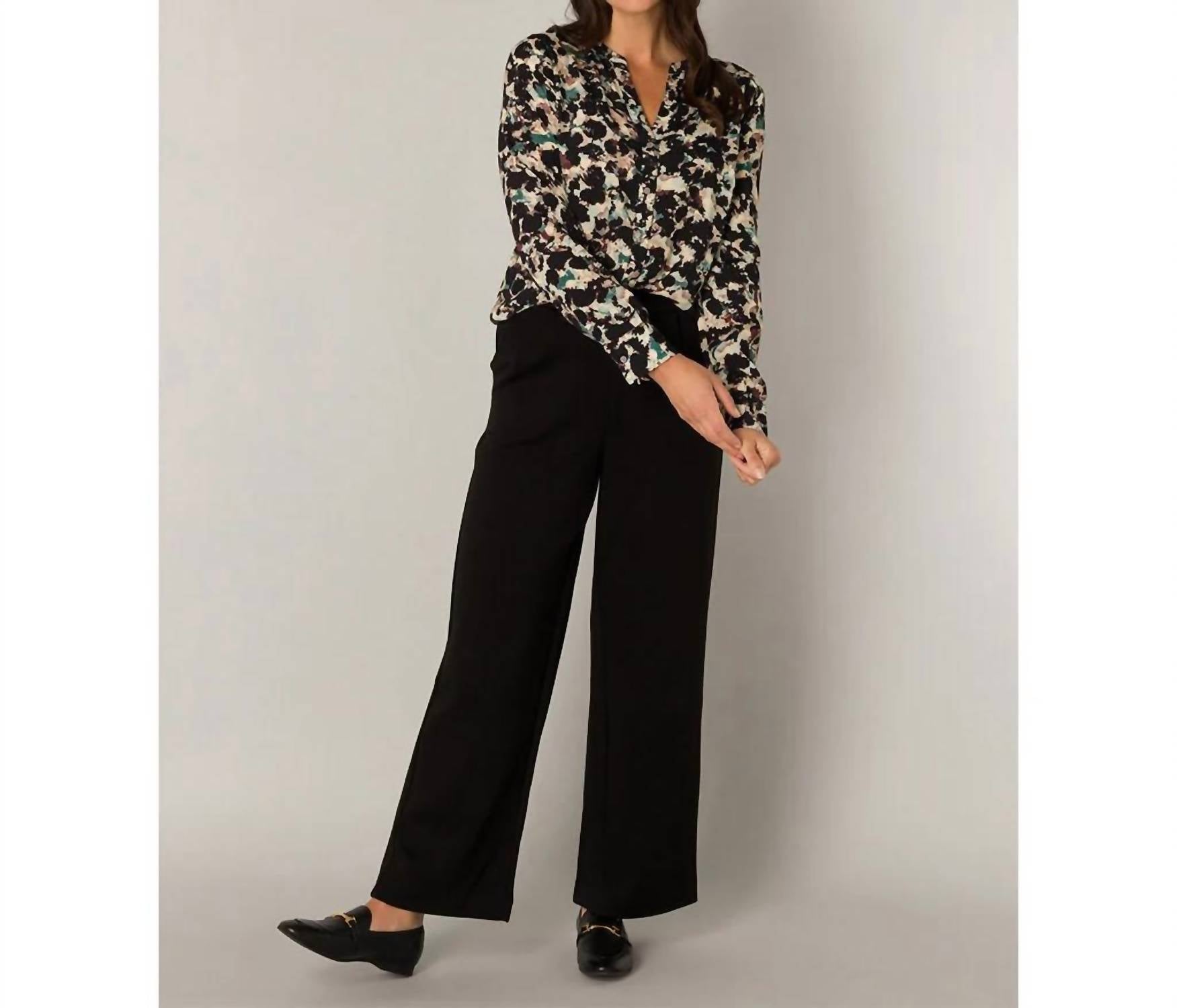 Yest - Olize Essential V-neck Shirt