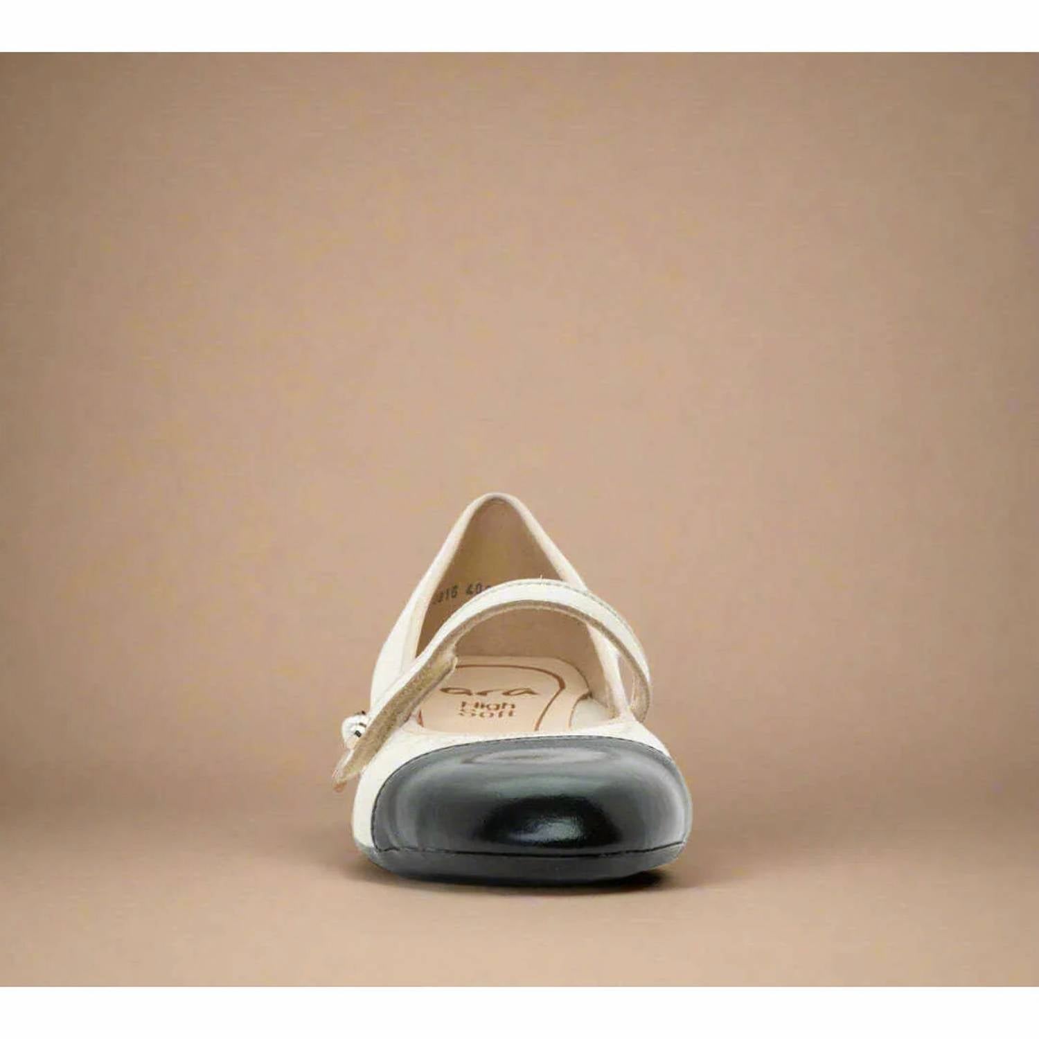 Ara - Women's Sapphire Flats