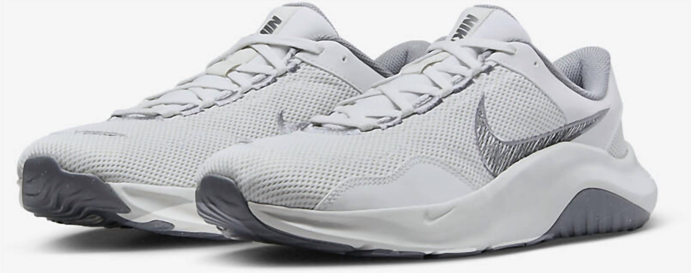 Nike - Men's Legend Essential 3 Trainers Shoe