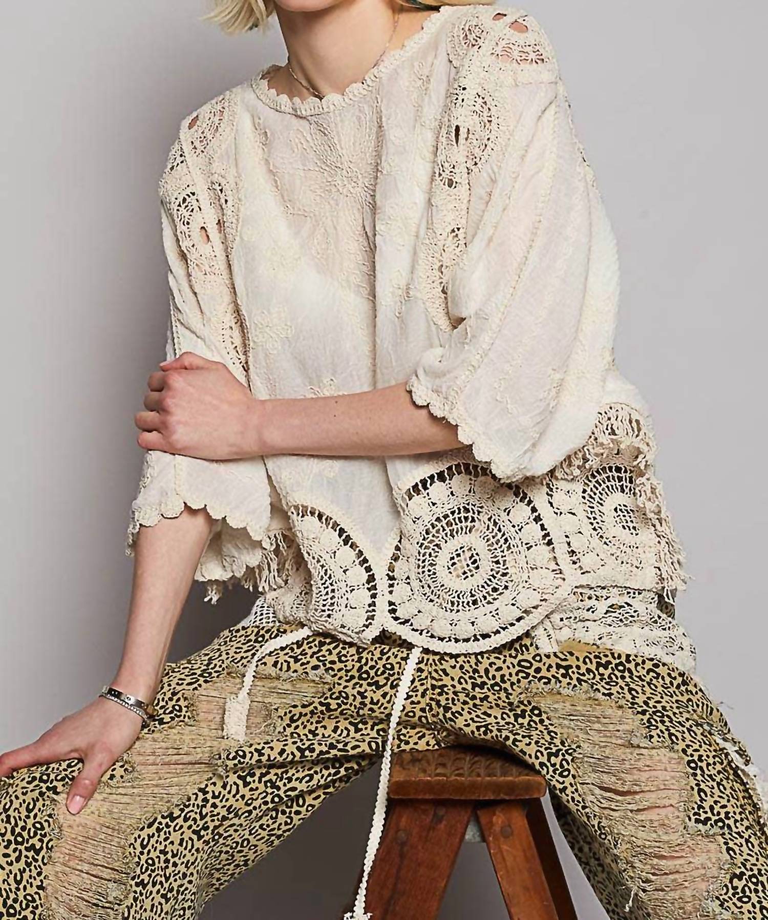 Pol - Round Neck Short Sleeve Floral Embroidery Top