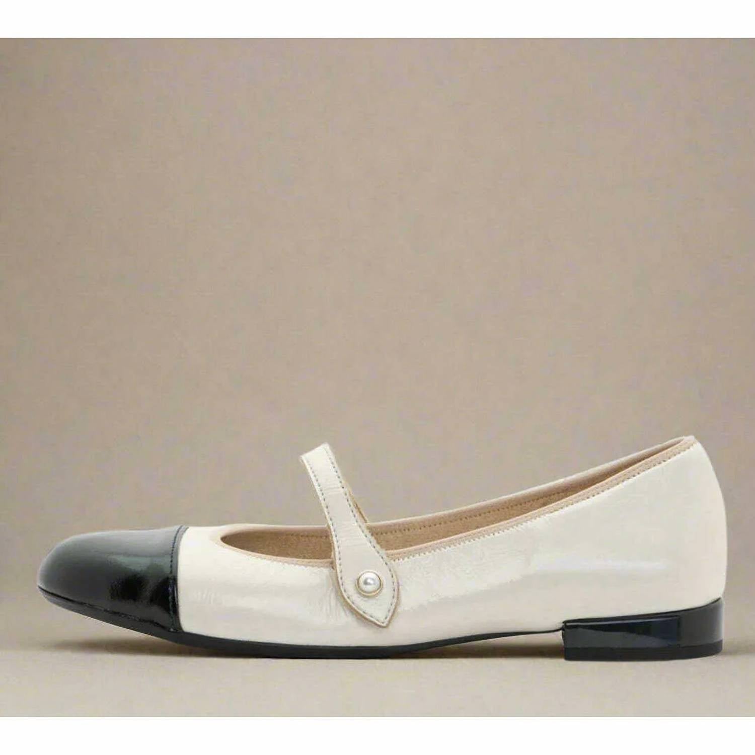 Ara - Women's Sapphire Flats
