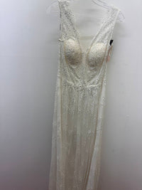 Sherri Hill - Women's Lace Appliqued Gown With V Neck Bodice