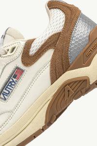 Autry - Women's Hyperway Low Sneaker