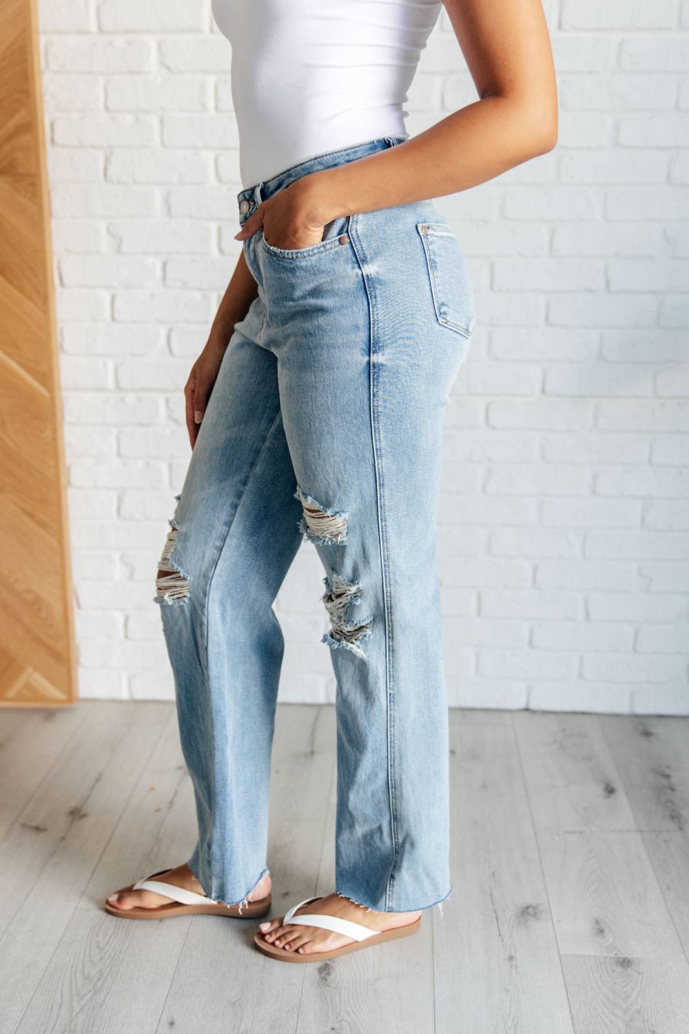 Judy Blue - Women's High Rise Rigid Magic Destroyed Straight Jeans