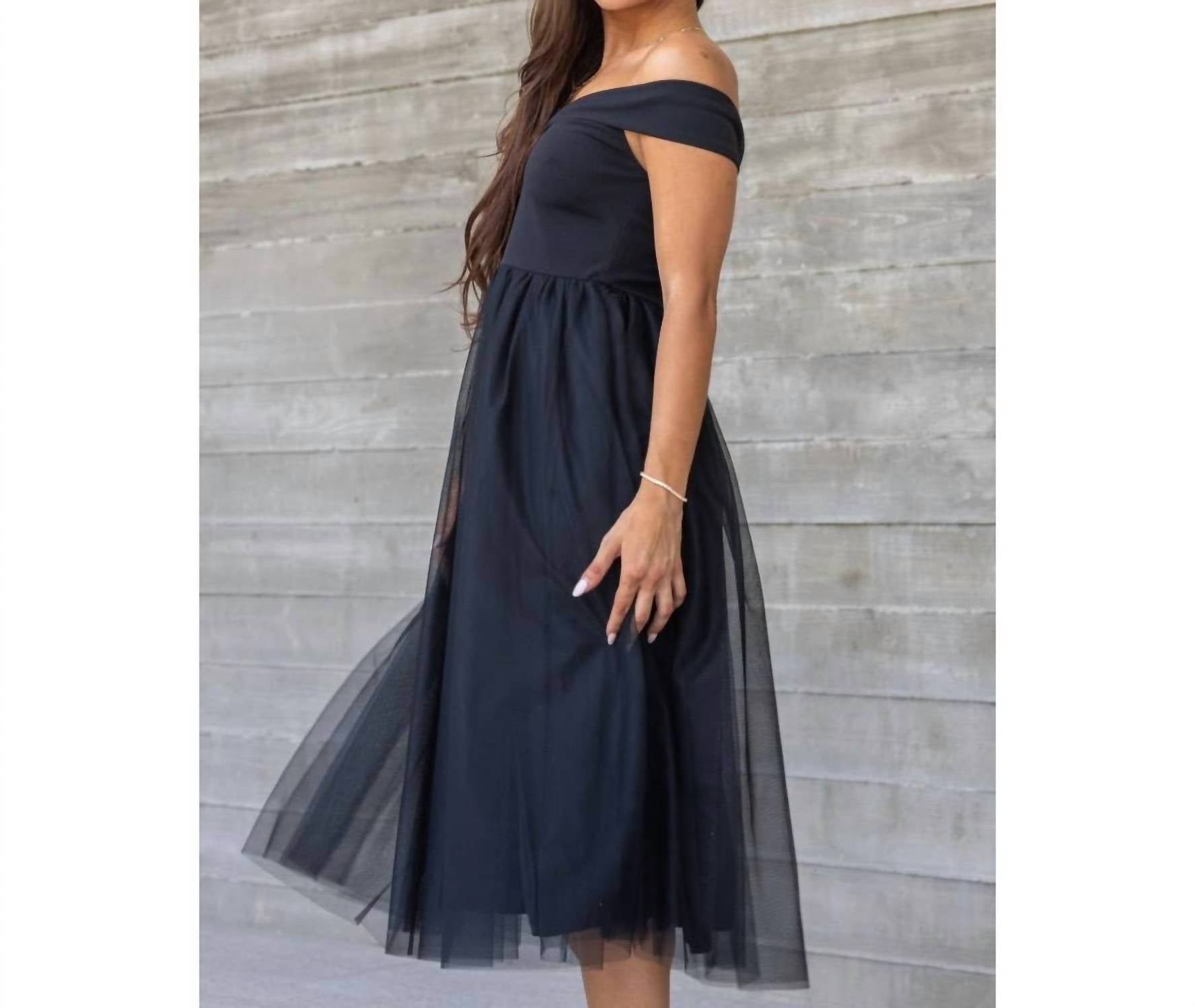 Inmod - Off the Shoulder Tulle Midi Dress