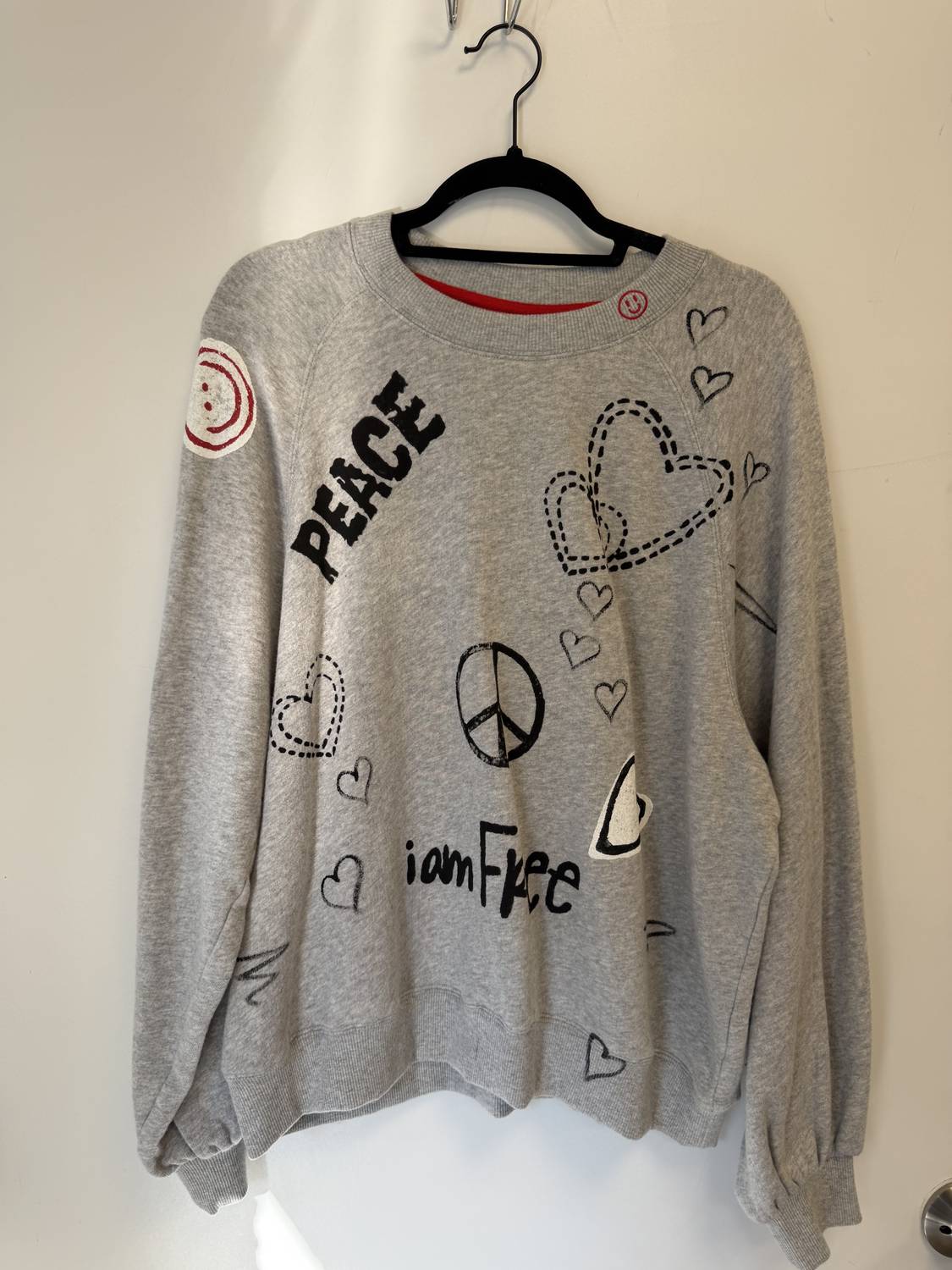 Just Madison - Women's “Peace I Am Free” Sweatshirt