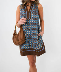 Entro - Maureen Medallion Shift Dress