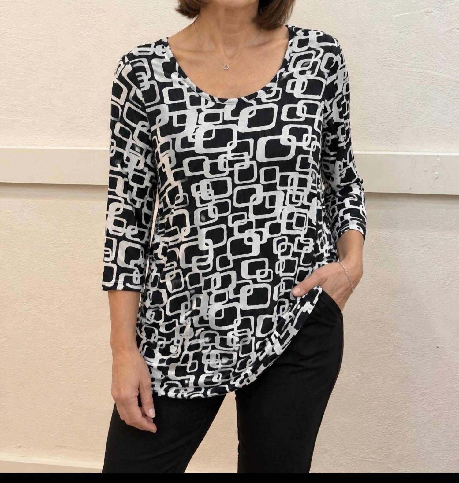 Compli K - Geo Print top