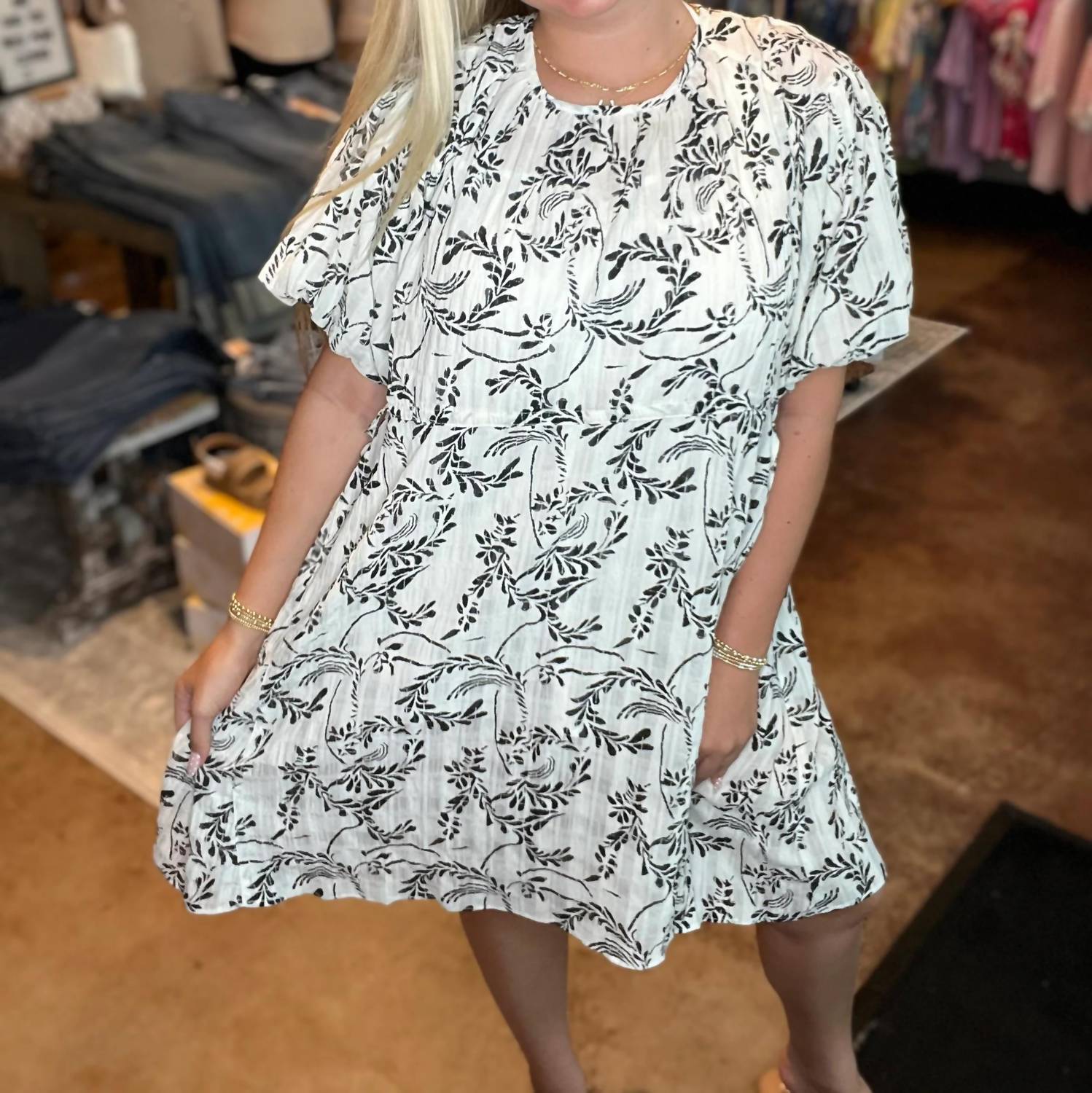 Gigio - Textured Puff Sleeve Dress