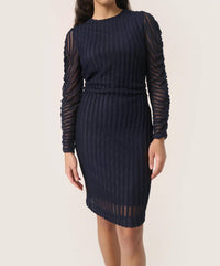 Soaked In Luxury - Solveig Long Sleeves Slim Fit Midi Dress