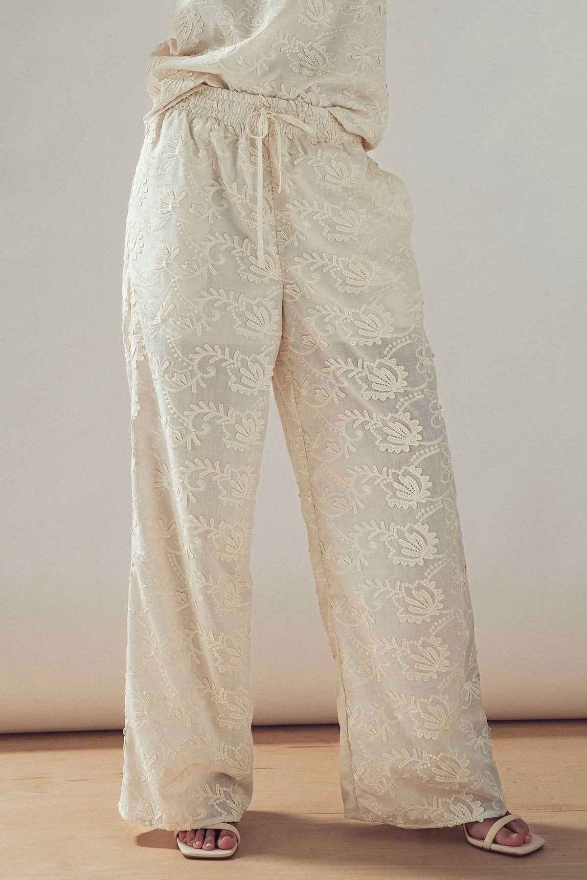 Urban Daizy - Floral Embroidered Cotton Top and Pant Set