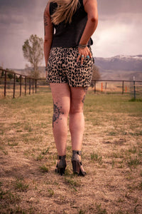 1 The Woman - Lace-up Elastic Waistband Mid Rise Denim Shorts