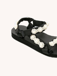 ARIZONA LOVE Women's Trekky Pearls Sandal in black - women's sandal - detail view