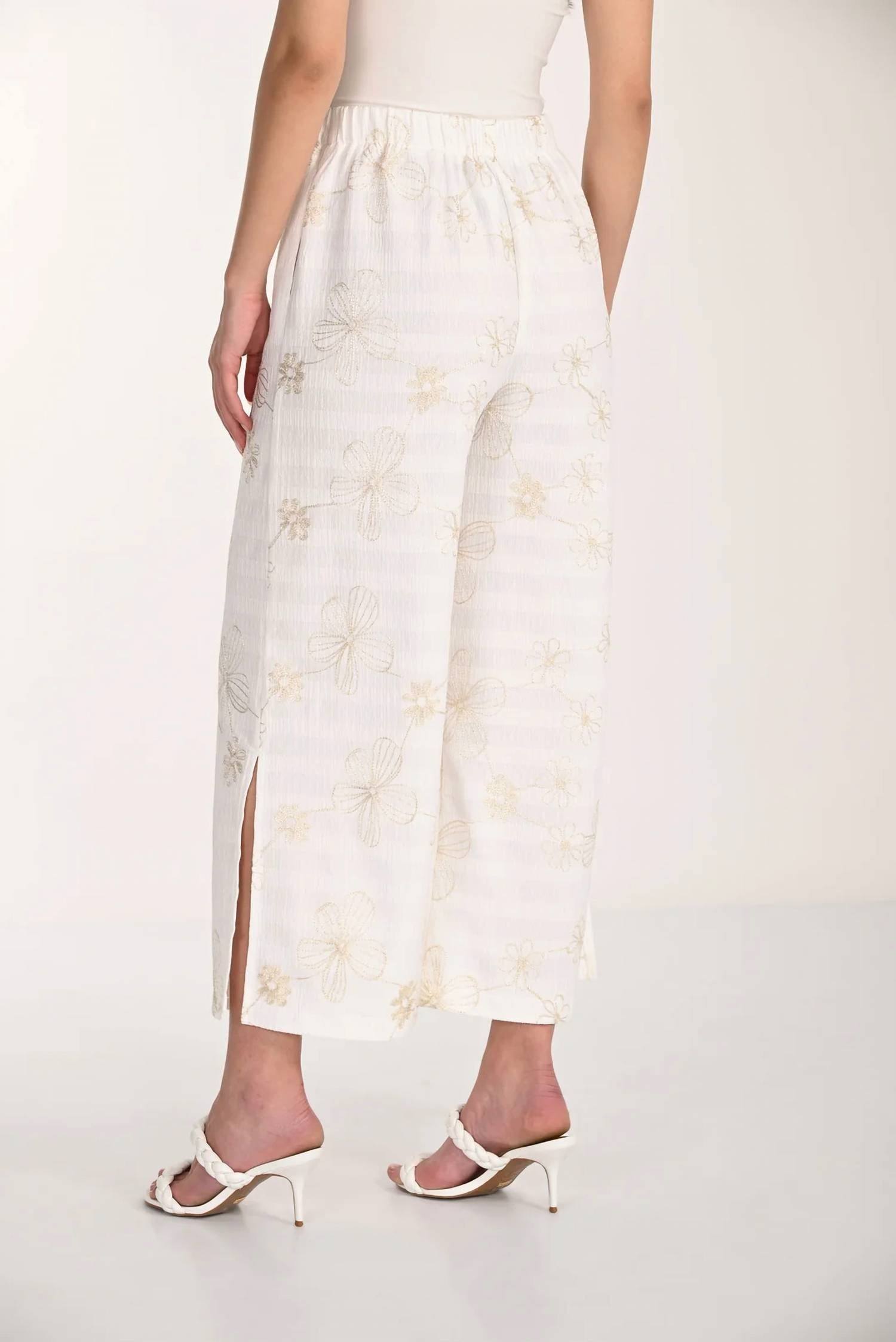 Frank Lyman - Floral Embroidery Wide-leg Pants
