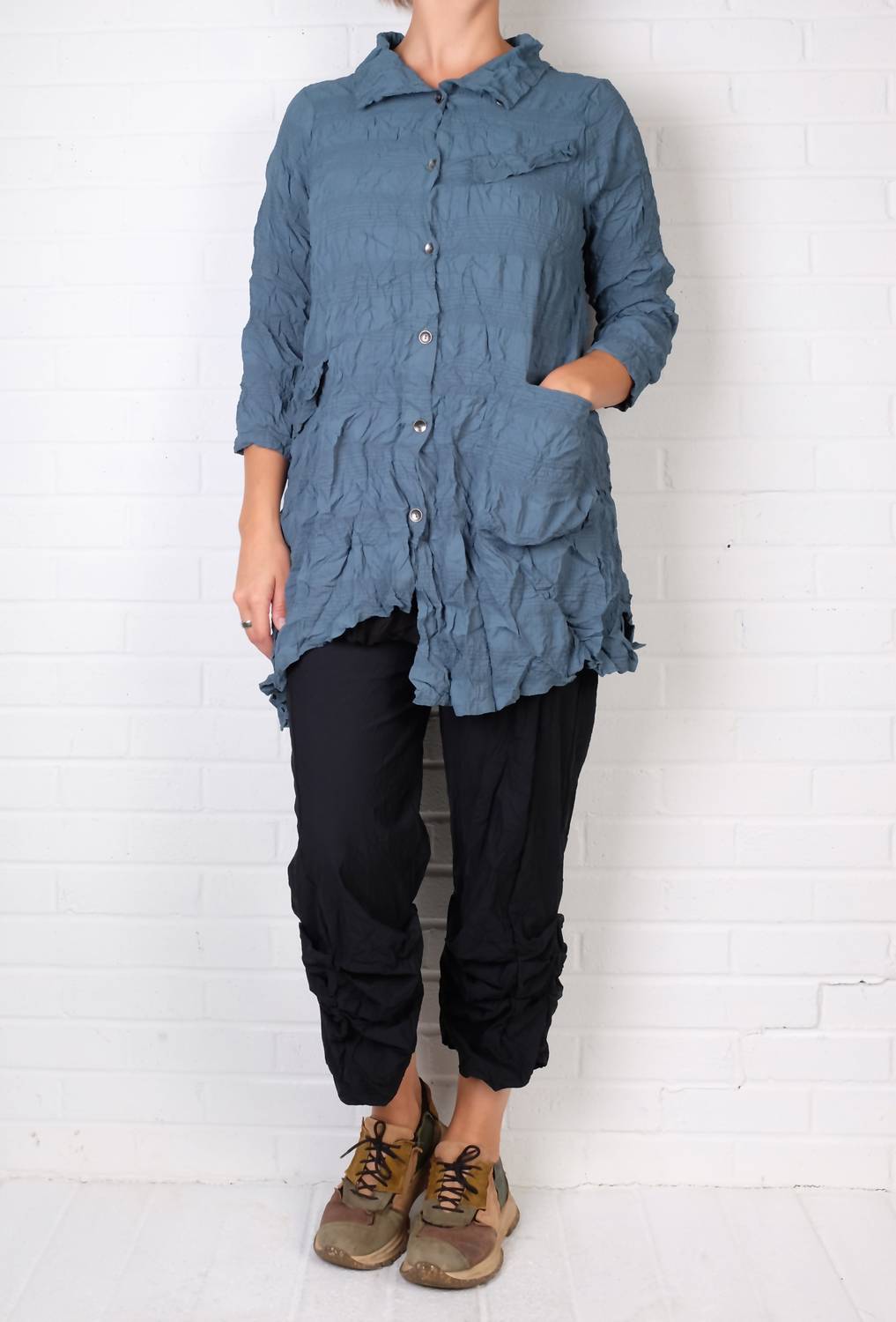 Chalet et ceci Jane Shirt in saxon - women's shirt - detail view