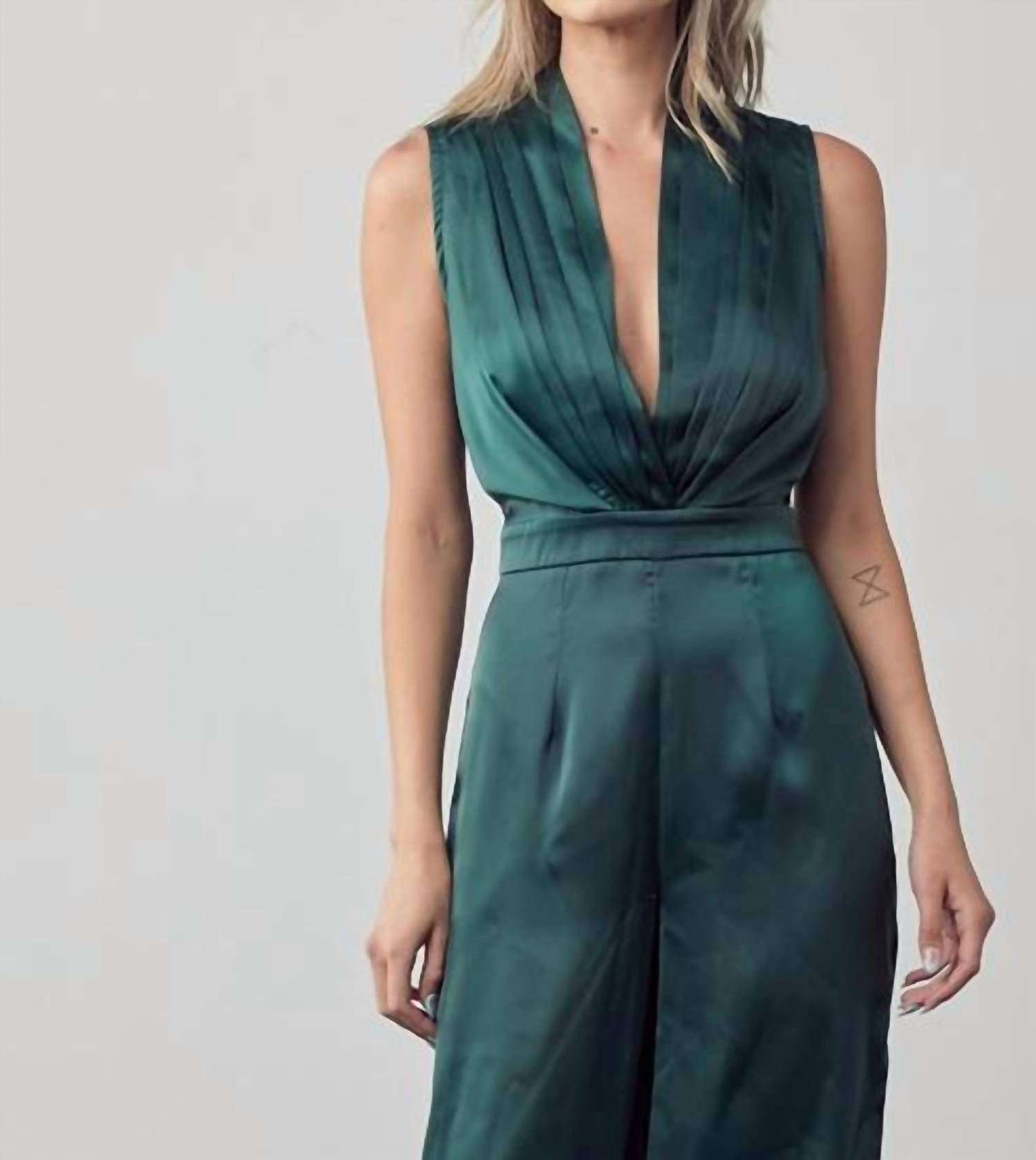 Reveuse - Pleated Front Details Jumpsuit