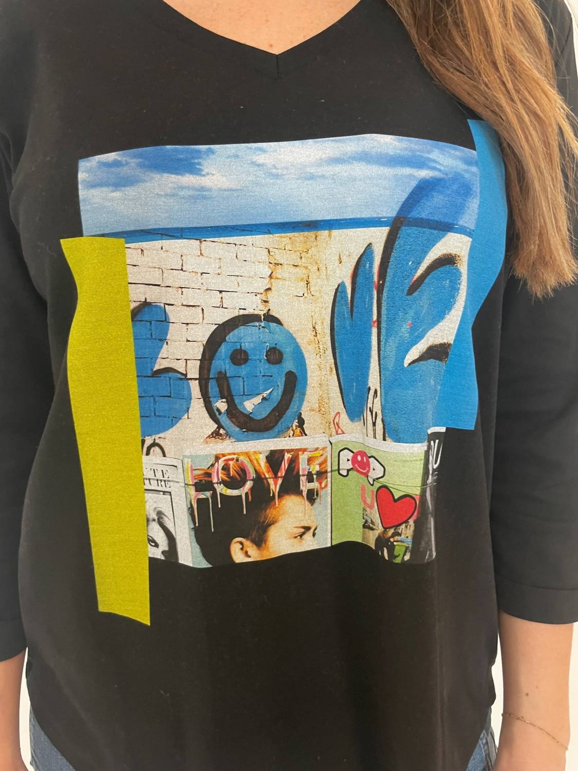 Suzi Roher - Val 3/4 Sleeve V-neck Tee