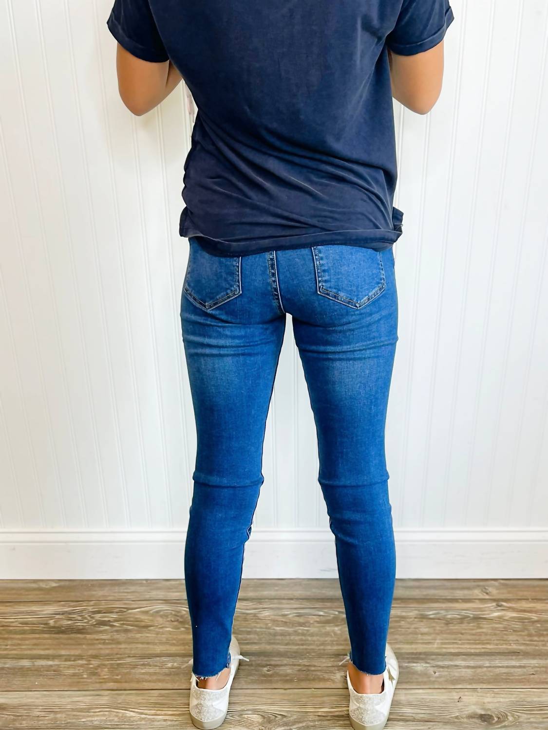 Tractr - Heidi Mid-rise Raw Hem Jeans