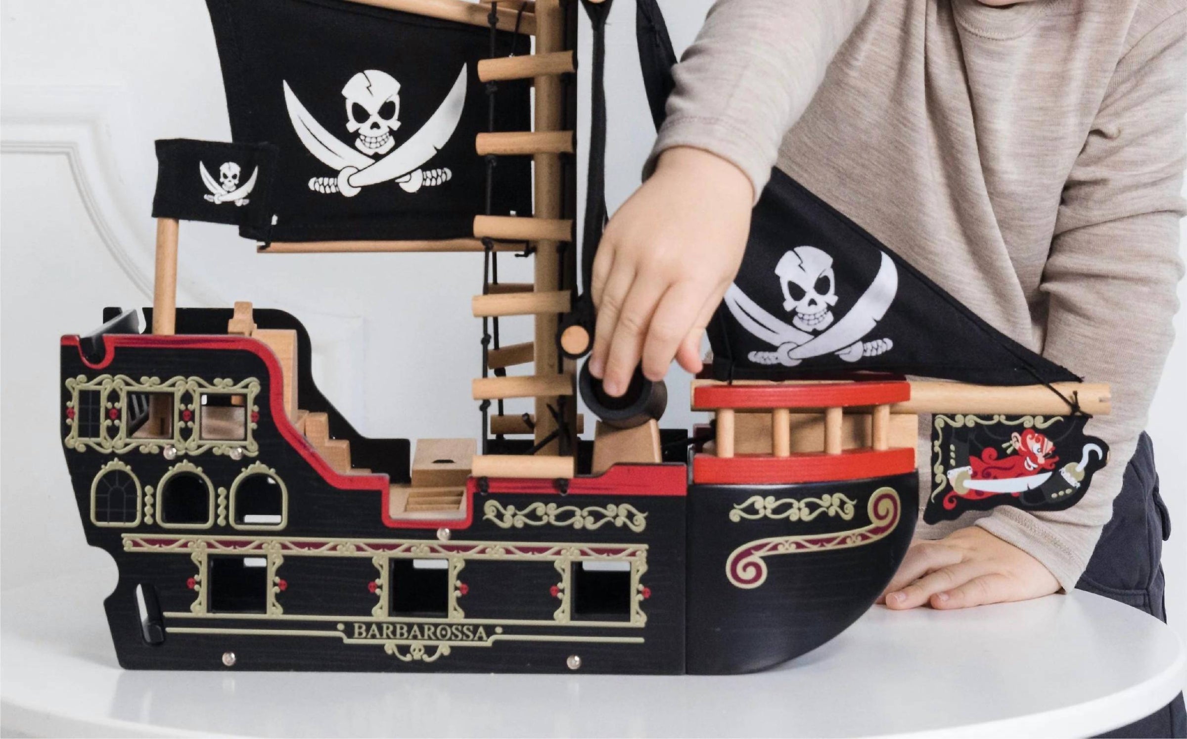 Le Toy Van - Barbarossa Pirate Ship