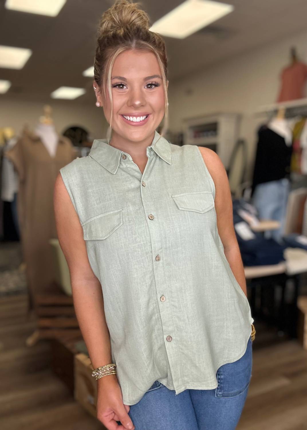 Blu Pepper - Button-up Sleeveless Top