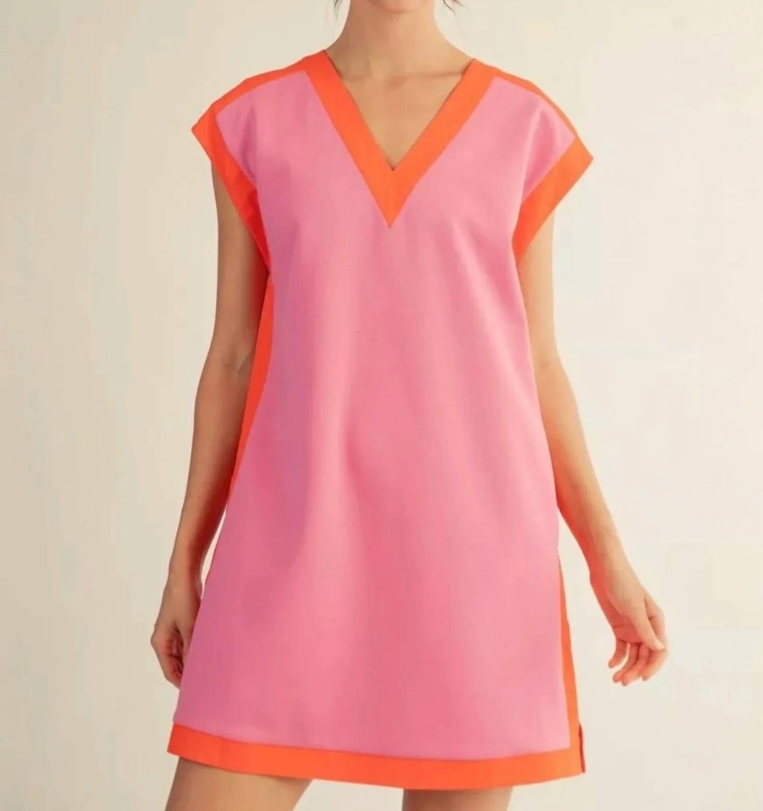 Jodifl - Contrast Accent V-neck Dress