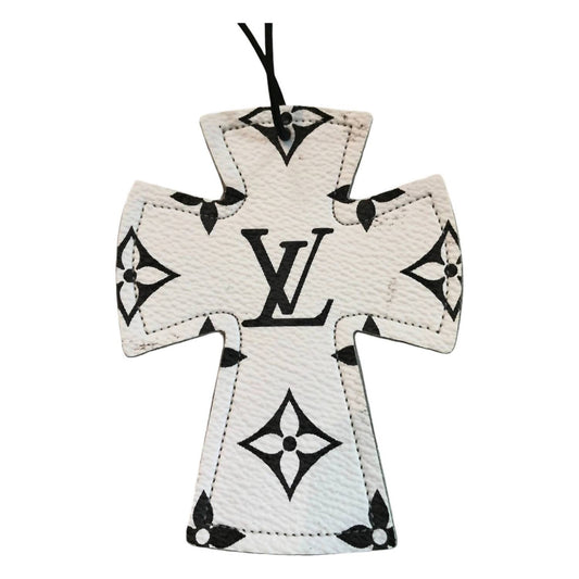 Dml Wholesale - Mono Leather Cross Car Charm