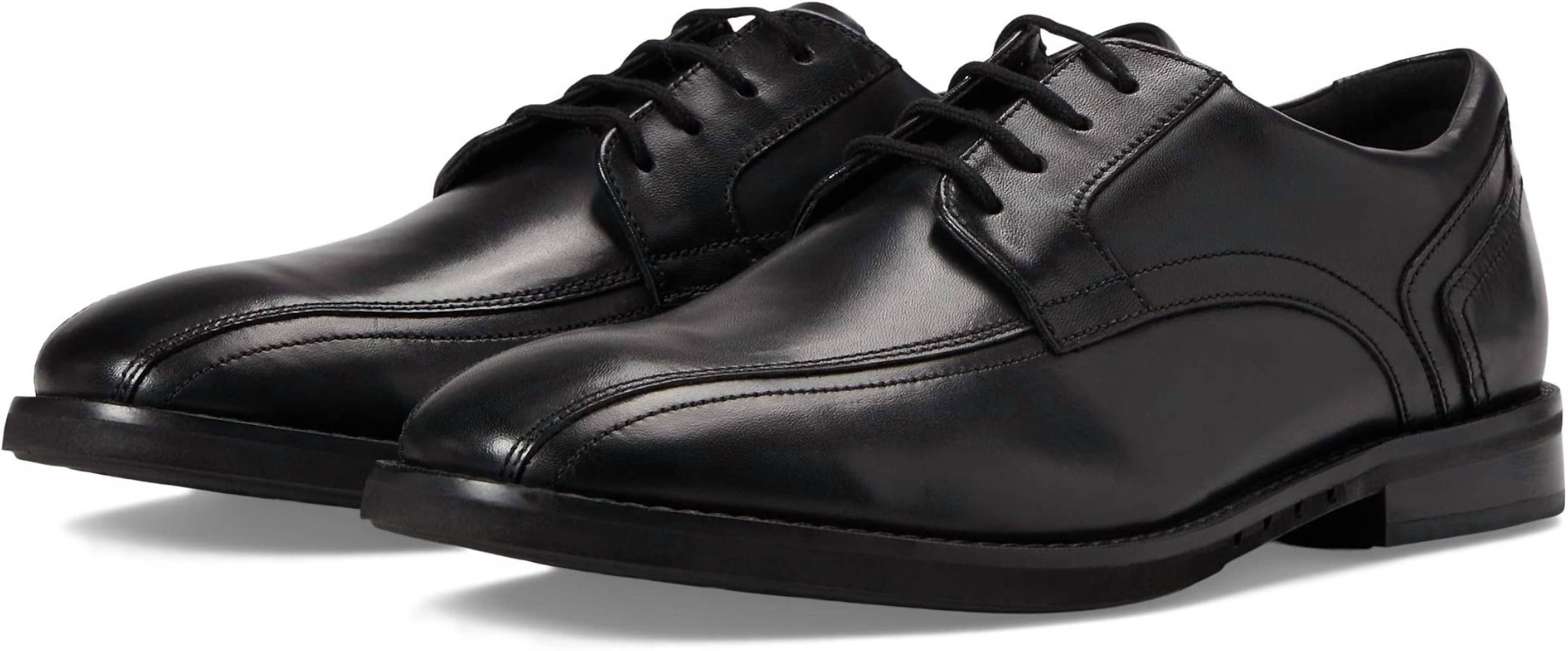 Clarks Men's Un Hugh Way Shoe in black leather - men's loafer - detail view