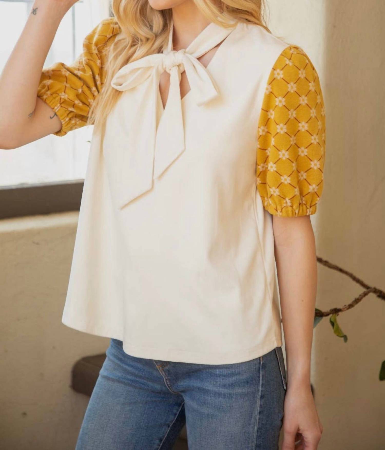 Voy - Sweetheart Tie Front Neck Suede Top