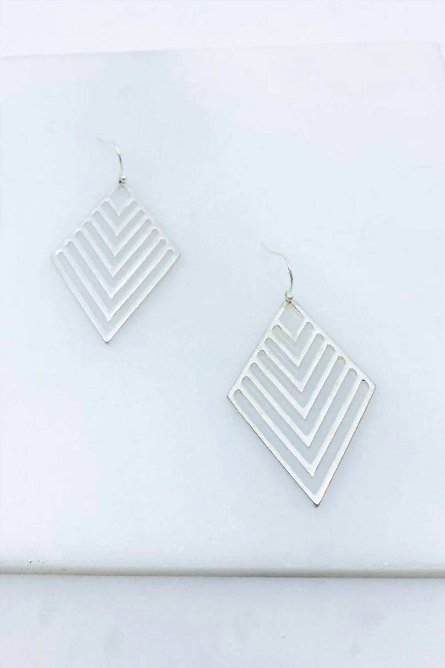 Southern Seoul - Women's Cutout Diamond Shaped Earrings