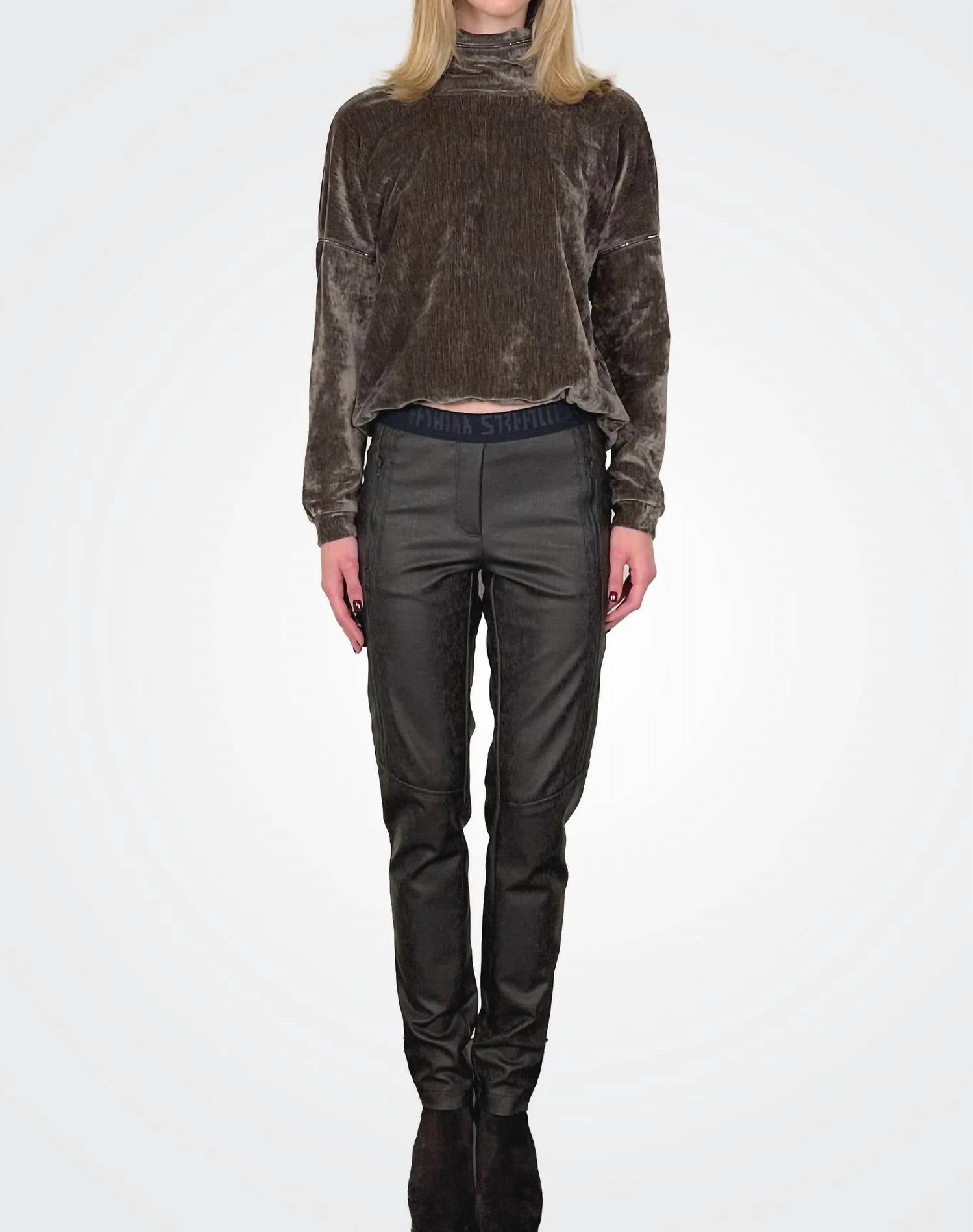 Beate Heymann Elastic-waist Jogger in brown bark - women's pants - detail view