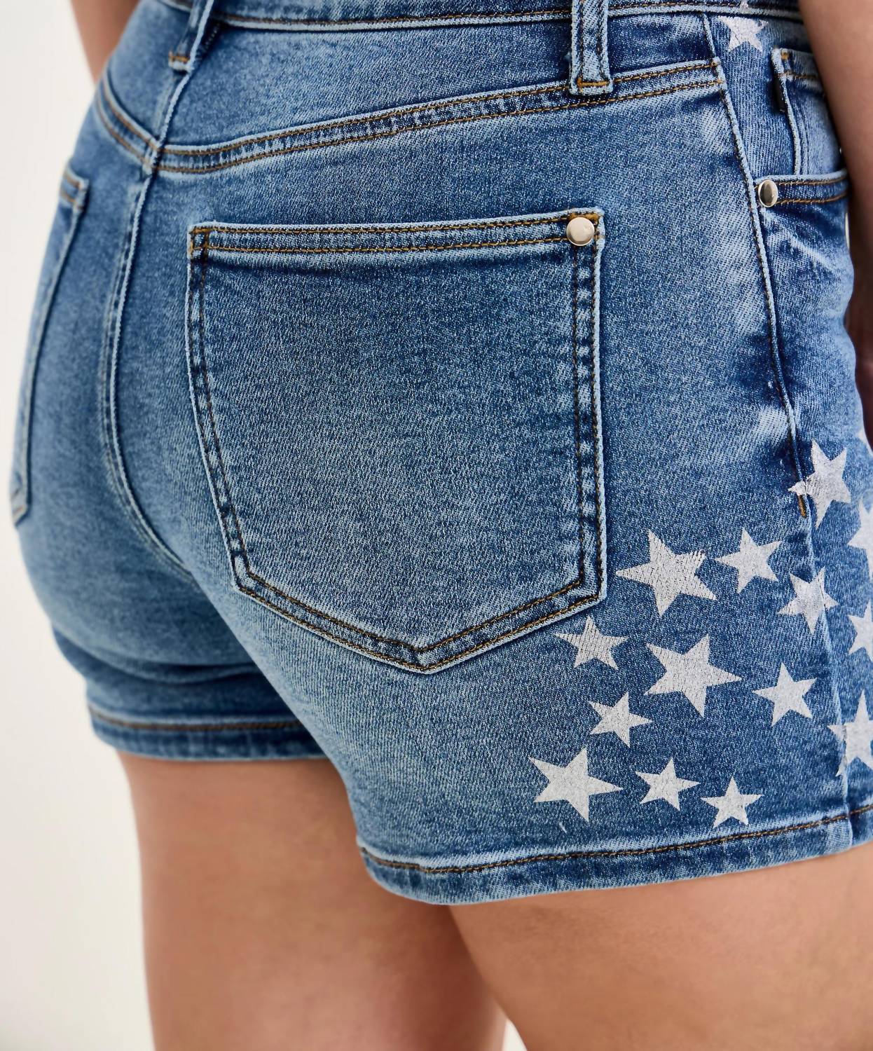 Judy Blue - High Rise Slim Short With Star Splatter