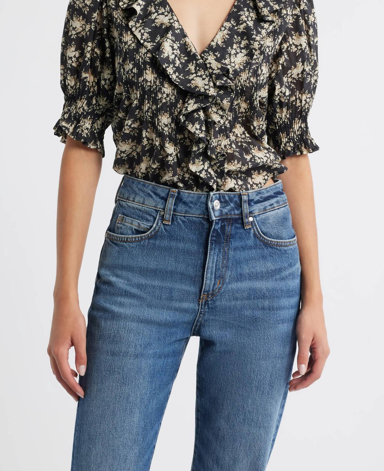 Dôen - Henri V-neck Blouse