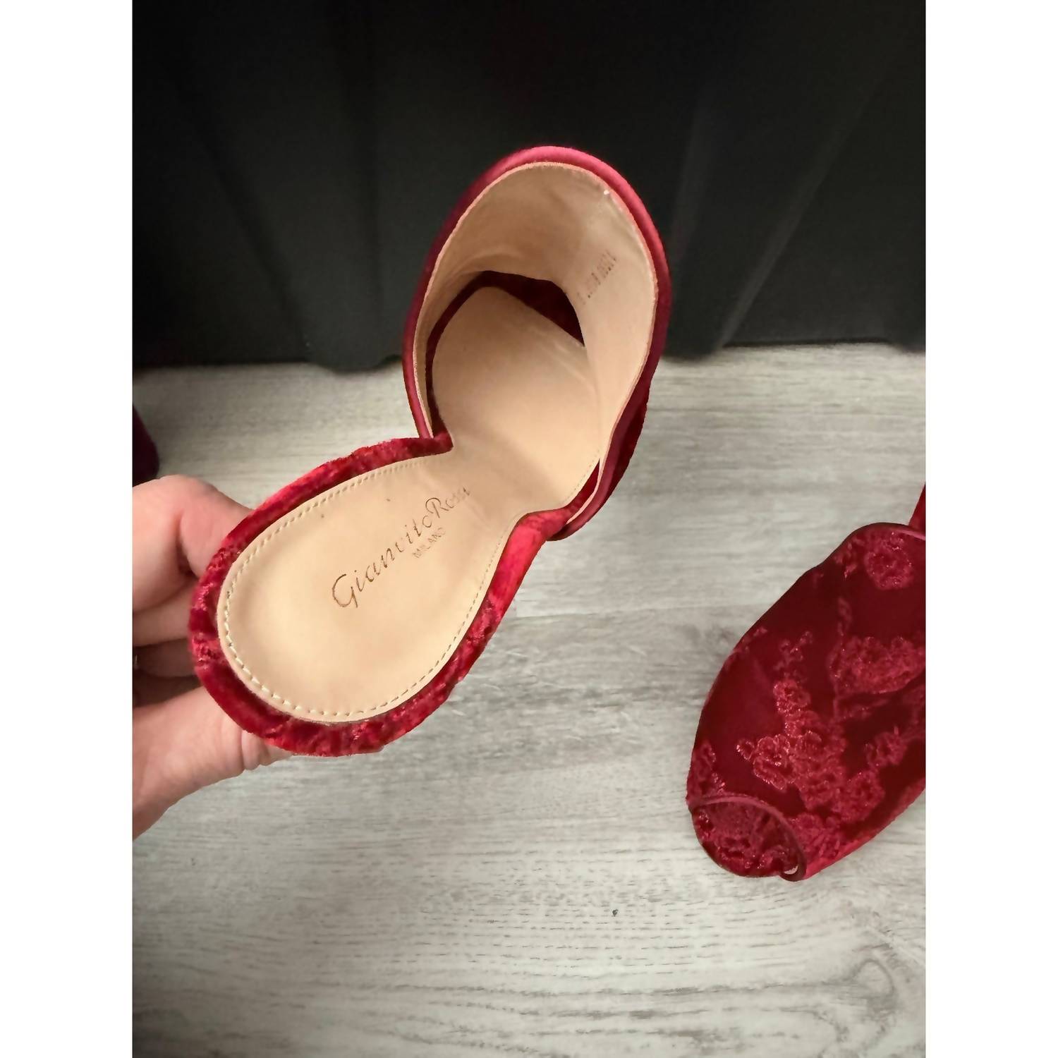 Gianvito Rossi - Women's Shanghai Embroidered Velvet Mules