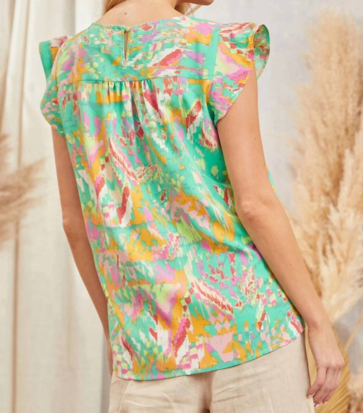 Andree By Unit - Fluttering Charm Split-neck Top
