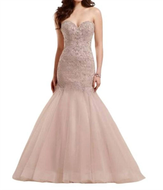 Essence Of Australia - Fit and flare wedding dress with tulle skirt