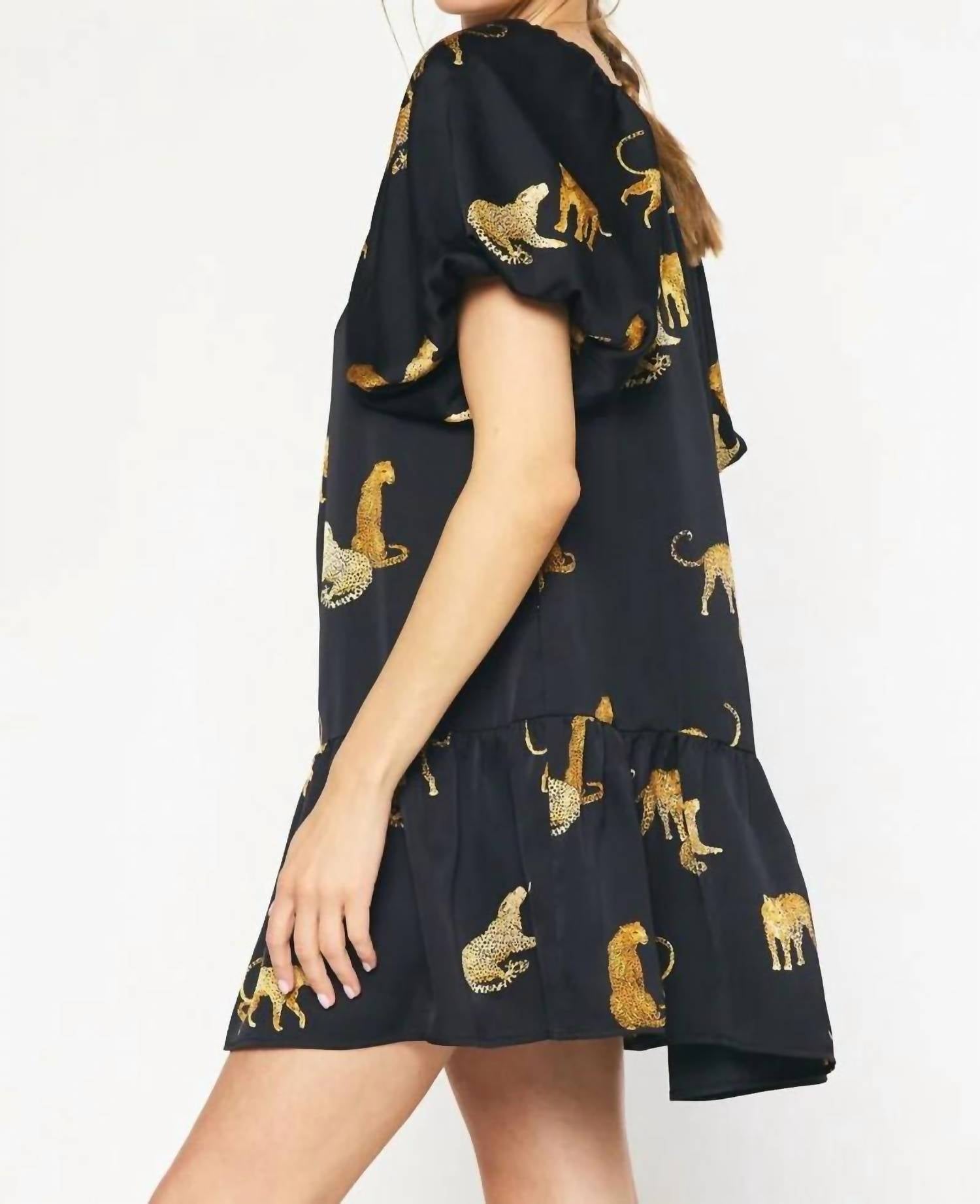 Entro - Giving Fierce Energy Curves Shift Dress Curves