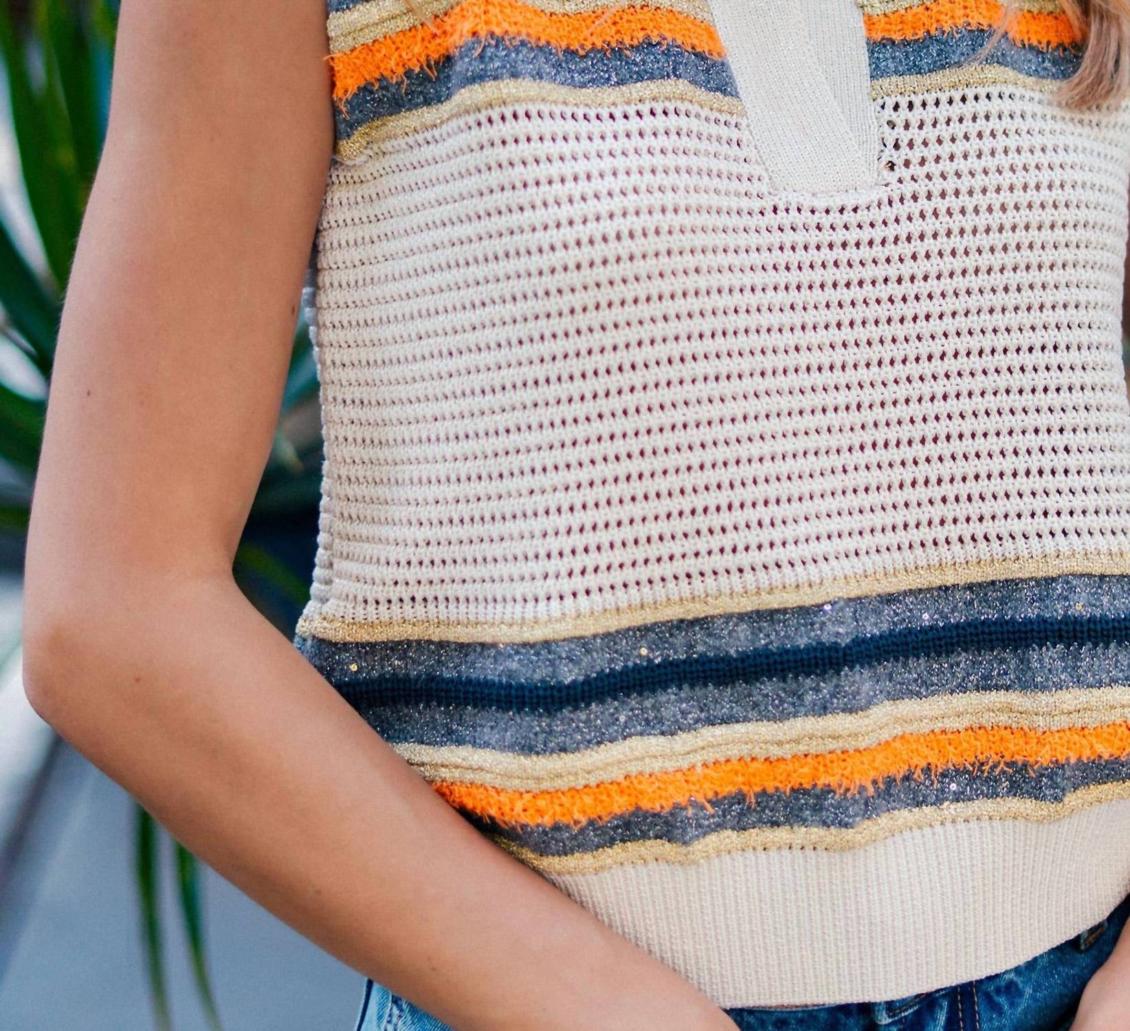 Urban Daizy - Textured Stripe Collared Open-Knit Vest