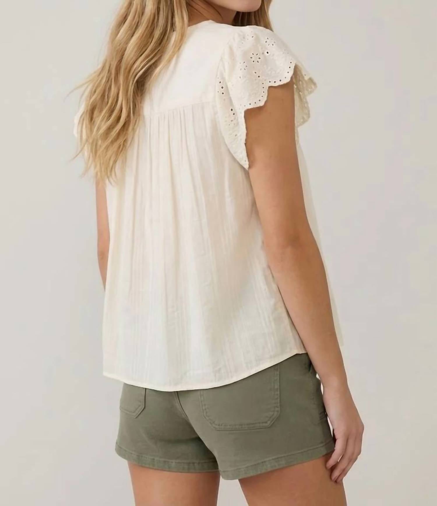 Doe And Rae - Embroidery Scalloped Detail Top